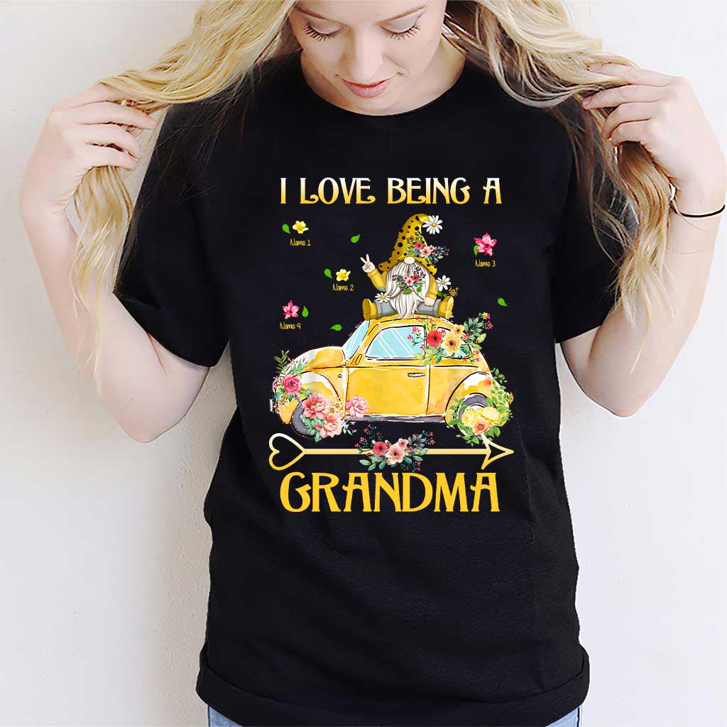 I Love Being A Grandma - Personalized T-shirt