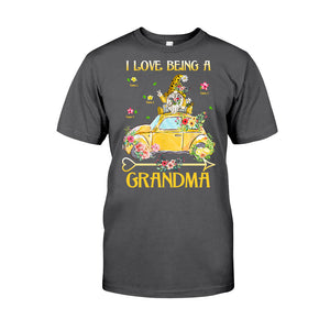 I Love Being A Grandma - Personalized T-shirt